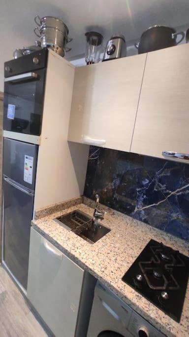Garconniere Avec Jacuzzi, Parking Prive Et Piscine Apartment